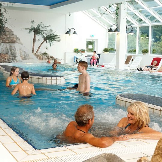 Schwimmbad im Panoramic Hotel