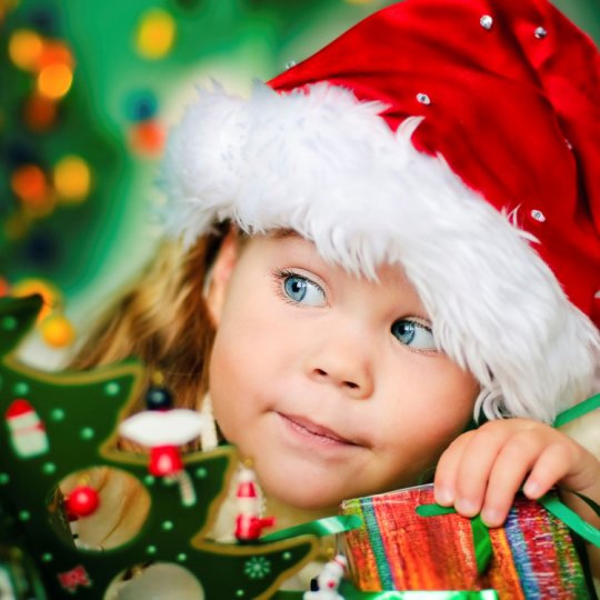 Weihnachten Kind mit Weihnachtsmütze